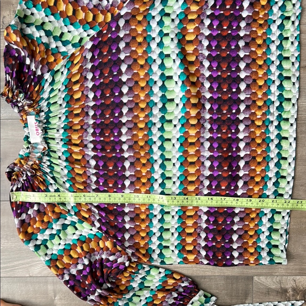 Colorful Geometric Patterned Blouse - Picture 7 of 11